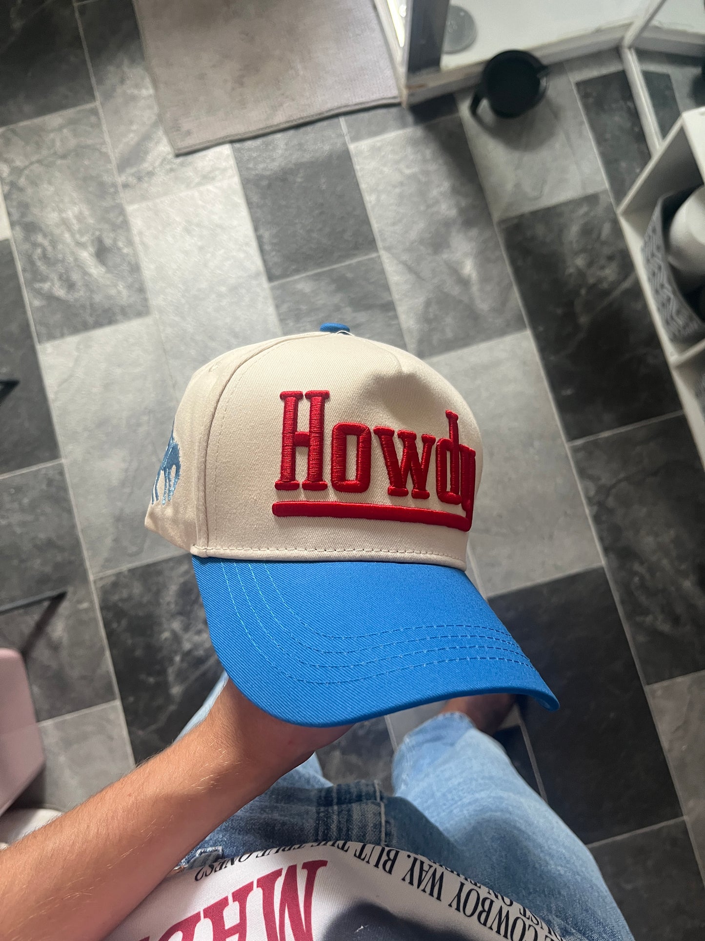 Howdy Slogan Cowboy Cap