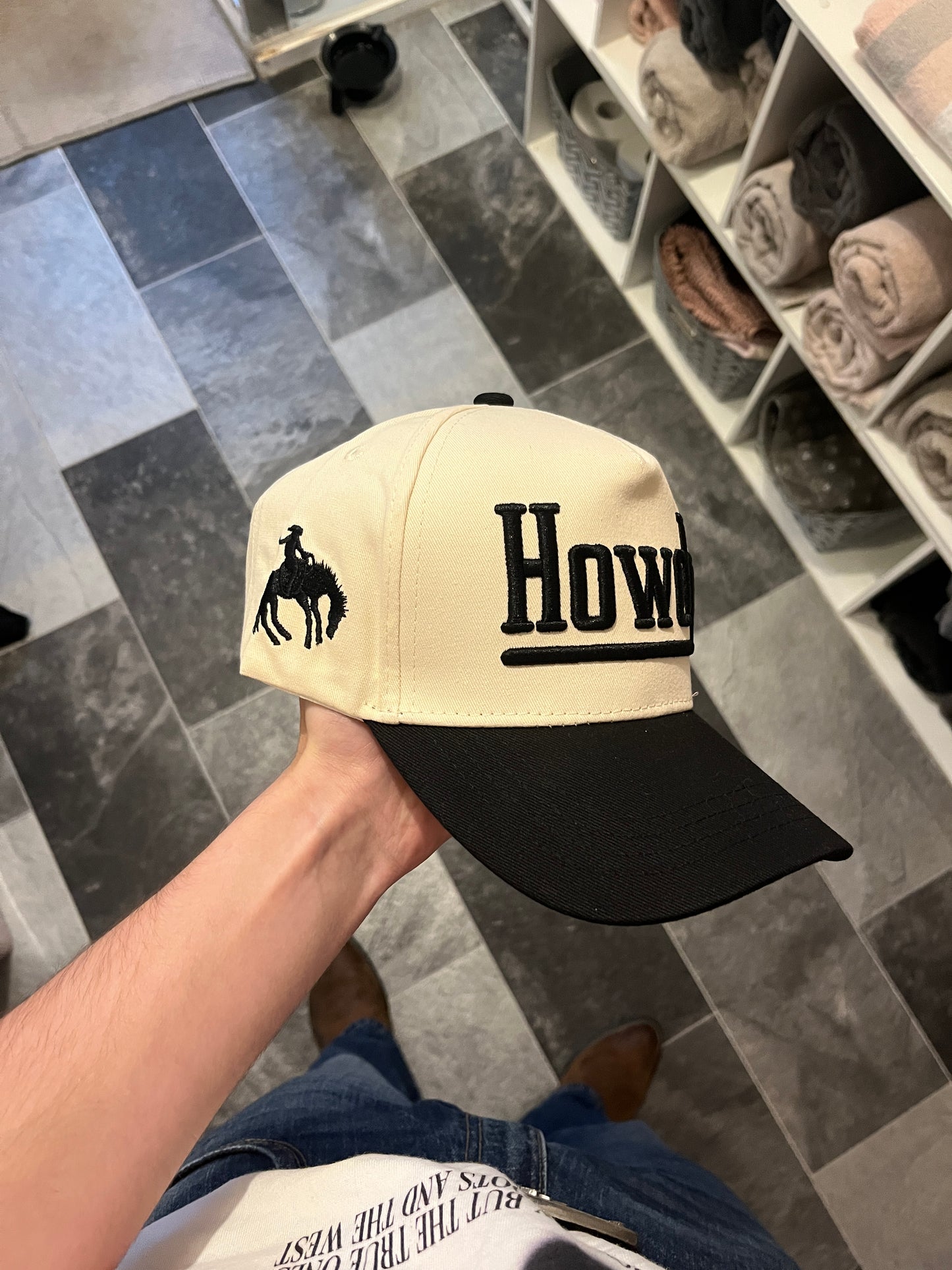 Howdy Slogan Cowboy Cap