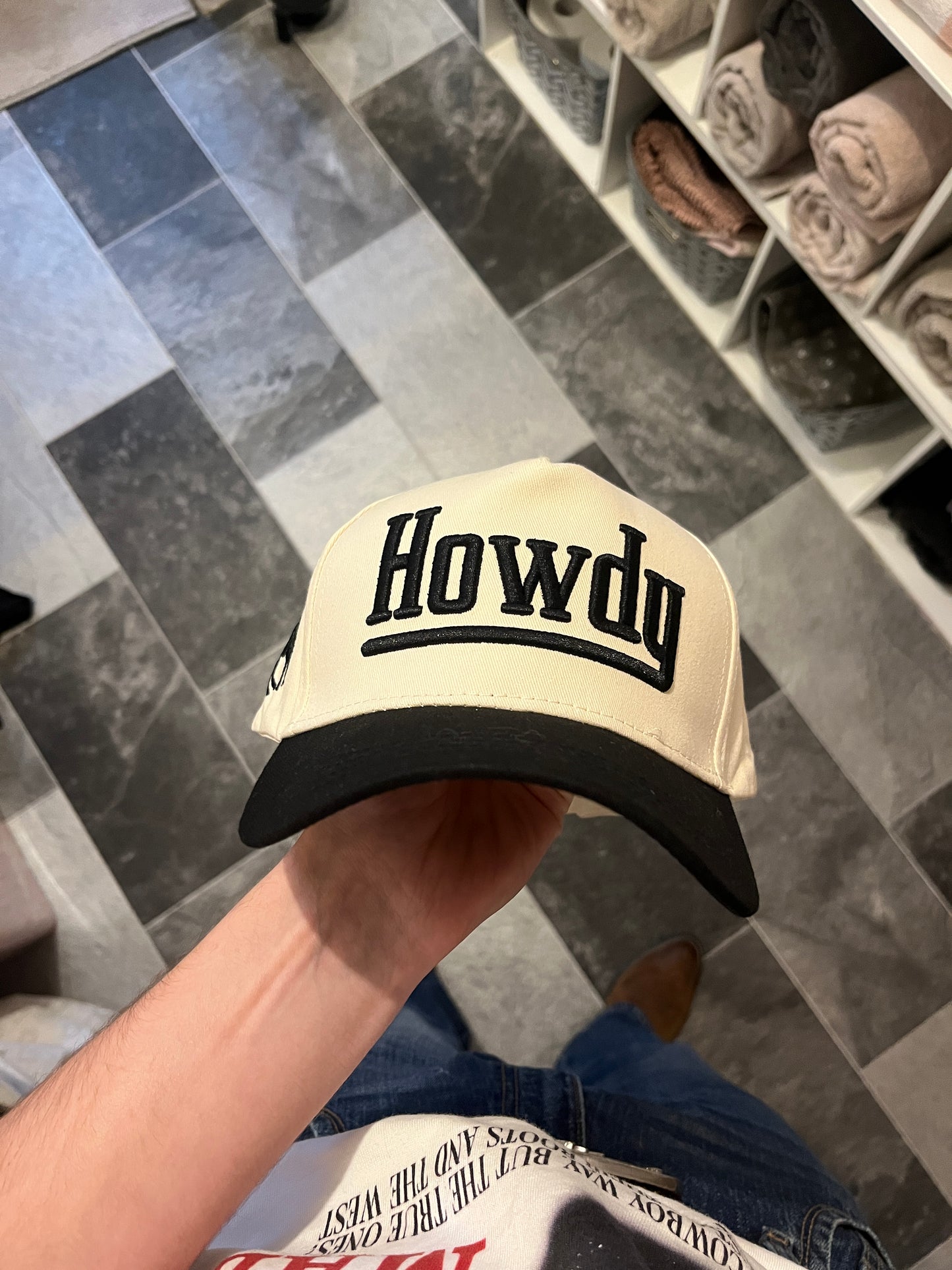Howdy Slogan Cowboy Cap