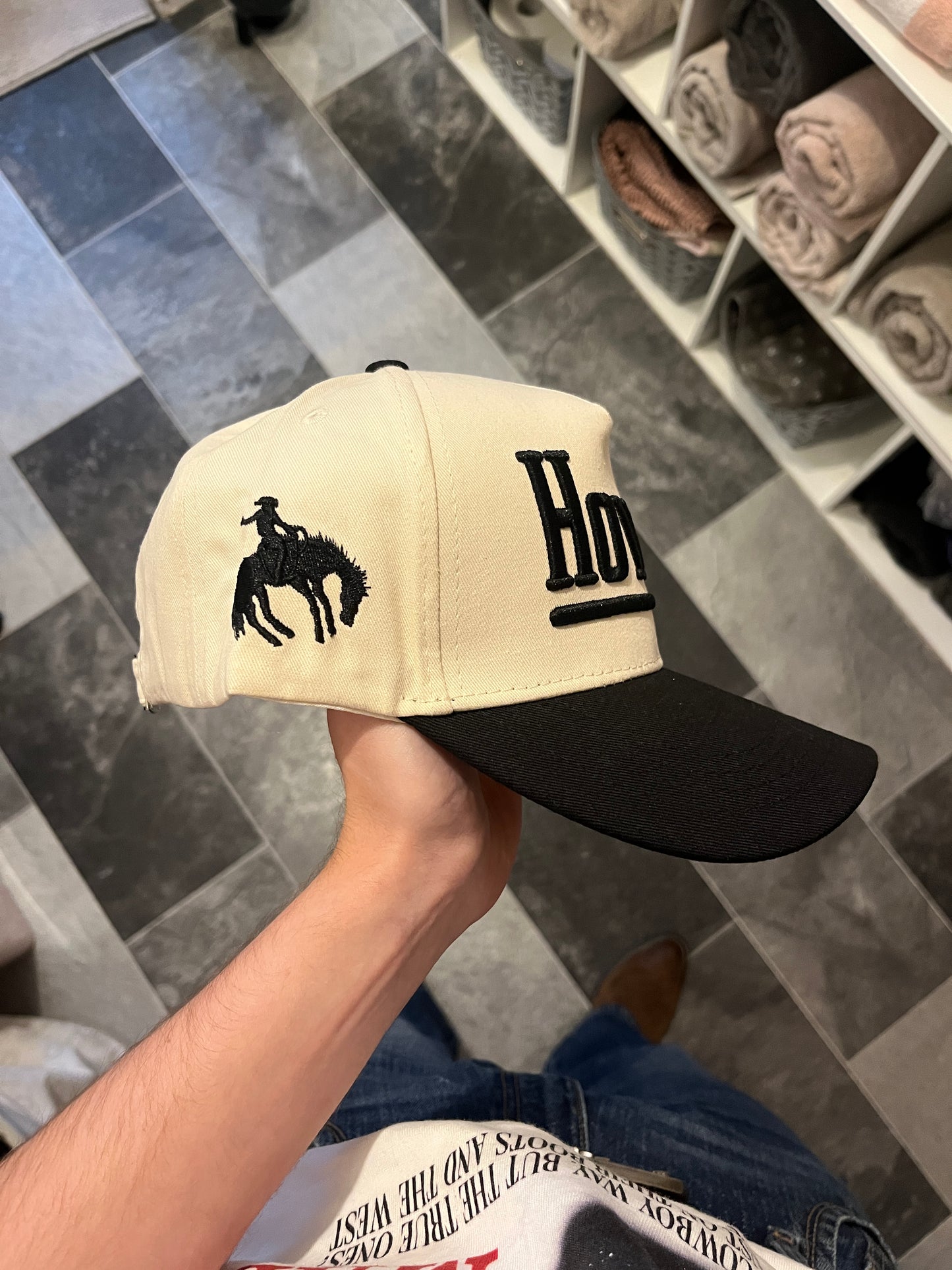 Howdy Slogan Cowboy Cap